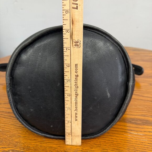 Vintage Black Leather Bucket Bag Heavy Duty Construction and Zipper - Picture 4 of 10